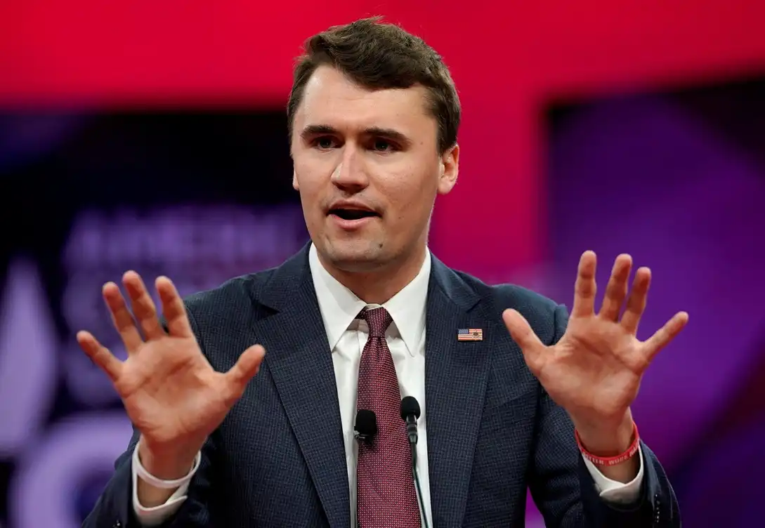 Imagem de EUA revogam vistos de estrangeiros que celebraram morte de Charlie Kirk; brasileiro está entre os citados