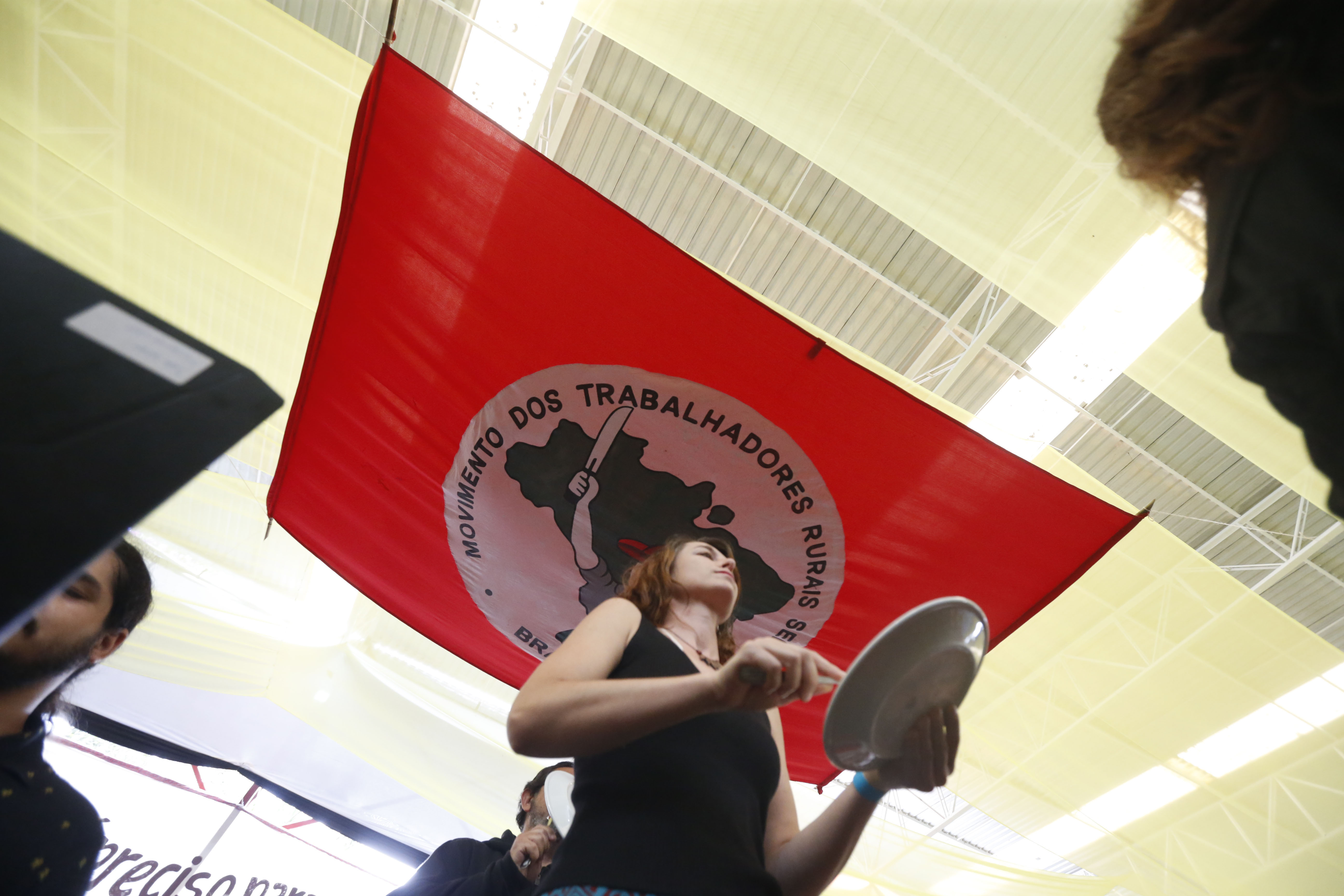 Imagem de Juiz autoriza curso de Medicina exclusivo para militantes do MST em universidade federal