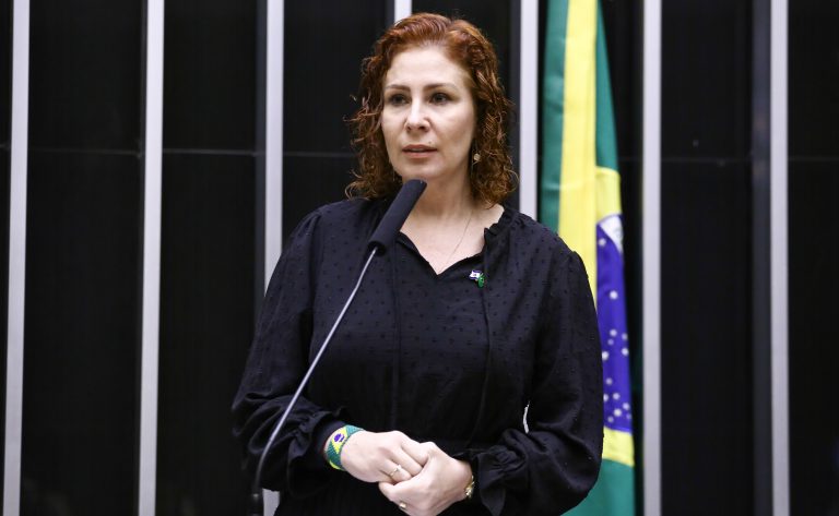 Imagem de Governo mantém tentativa de extradição de Carla Zambelli na Itália