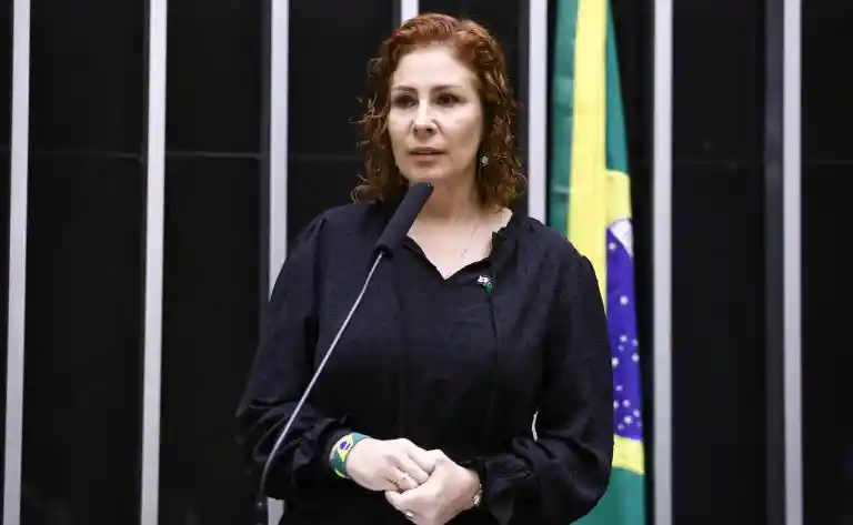Imagem de Governo mantém tentativa de extradição de Carla Zambelli na Itália