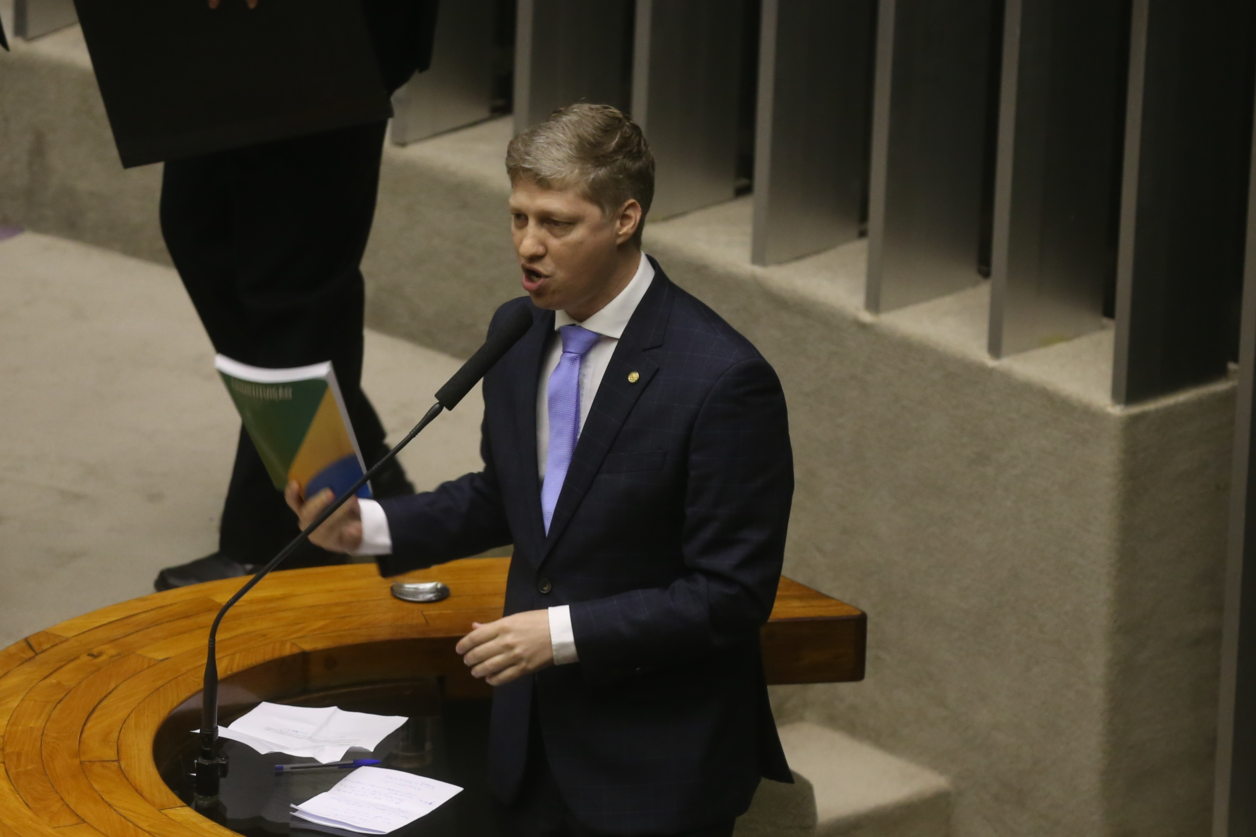 Imagem de Van Hattem recorre à CCJ para tentar reverter suspensão e denuncia perseguição política
