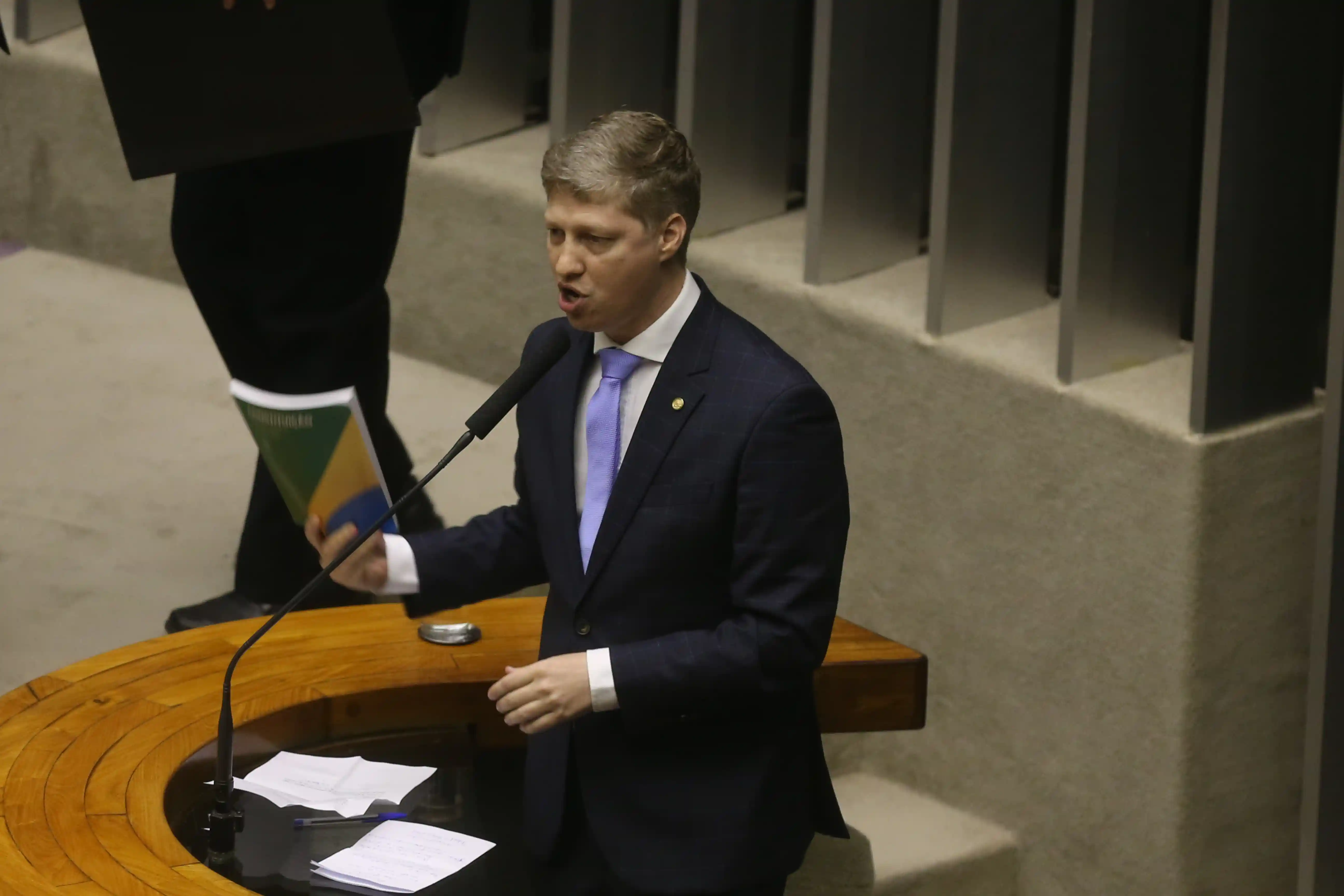 Imagem de Van Hattem recorre à CCJ para tentar reverter suspensão e denuncia perseguição política