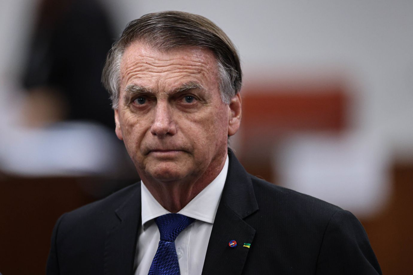 Imagem de Moraes dá 24 horas para defesa de Bolsonaro explicar apreensão de arma no DF