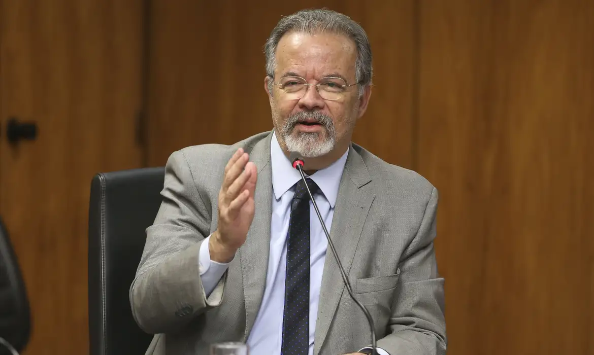 Imagem de Morre Raul Jungmann, ex-ministro da Segurança Pública, aos 73 anos, em Brasília