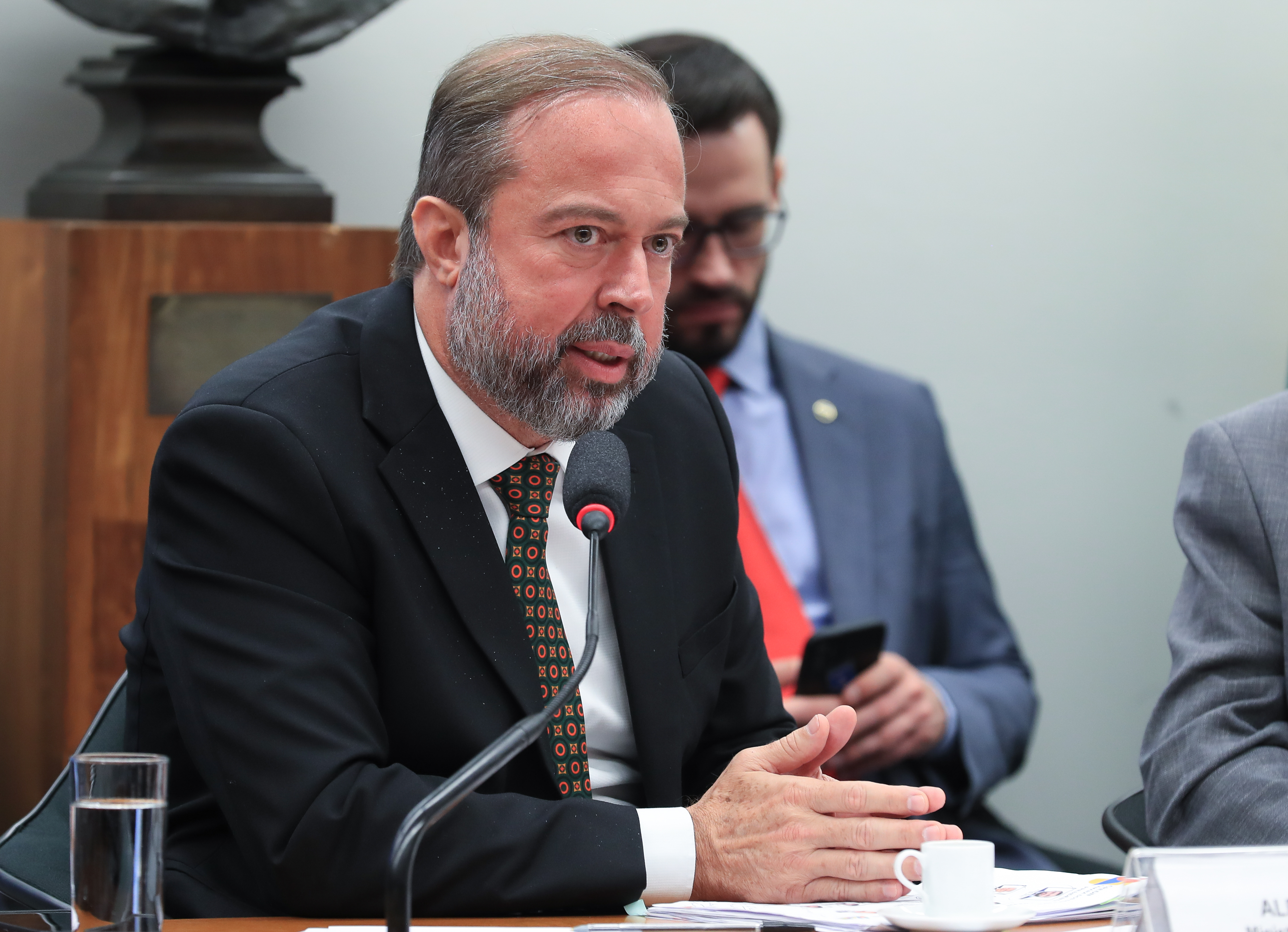 Imagem de Ministro pede investigação de diretores da Aneel por “interesses escusos”