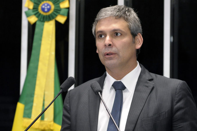 Imagem de PT propõe criação de crime de “alta traição à pátria” com pena de até 40 anos de prisão