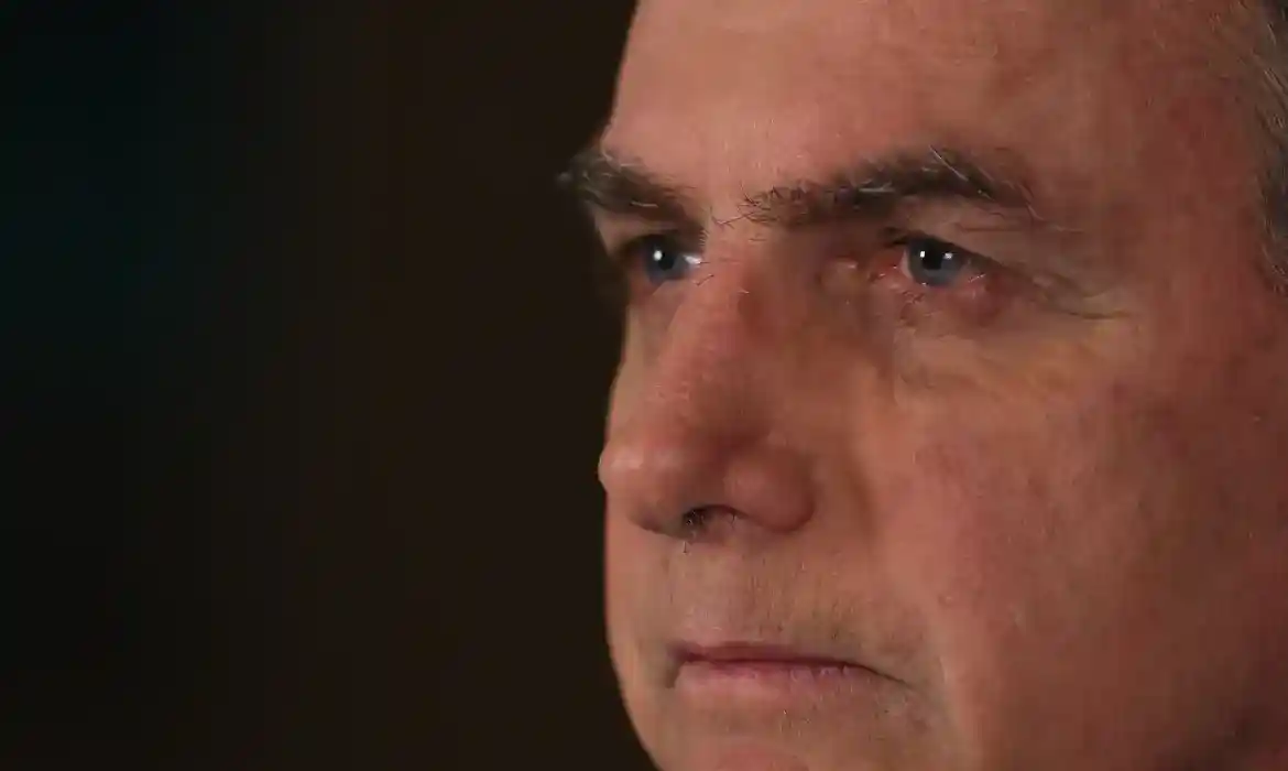 Imagem de Bolsonaro pede autorização ao STF para manutenção mensal de elevador em casa