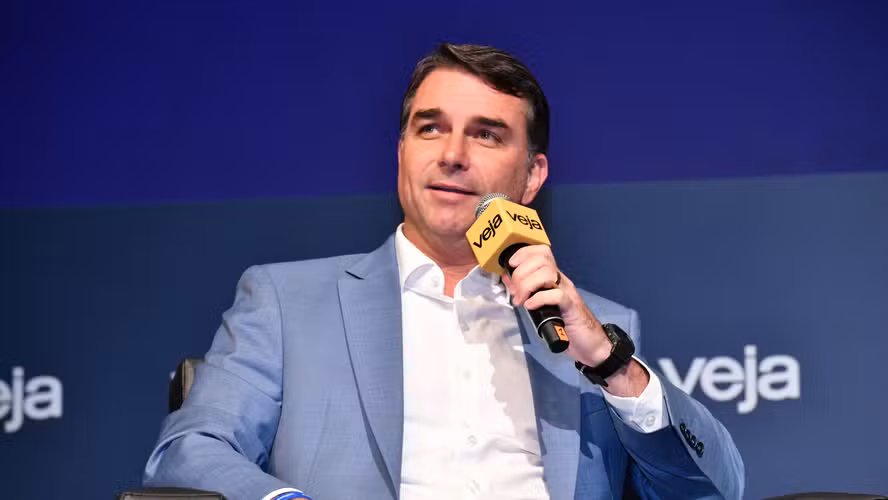Imagem de Flávio participará de audiência nos EUA sobre possível tarifa a produtos brasileiros
