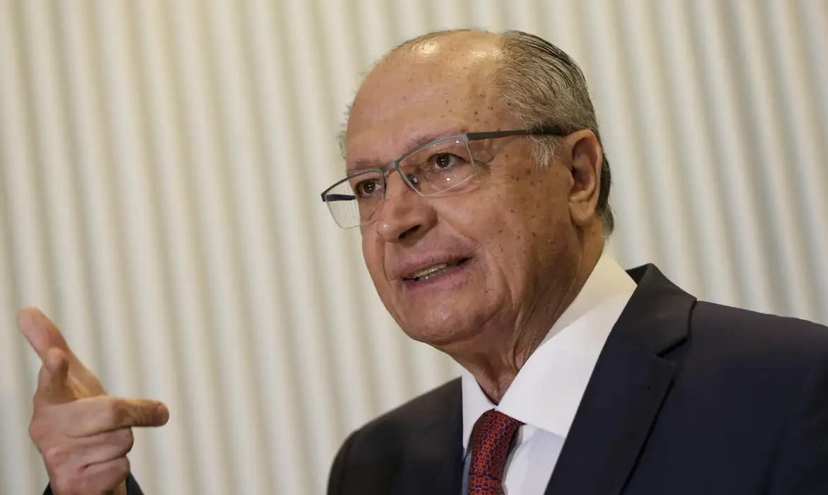 Imagem de Alckmin desconversa sobre ser vice de Lula em 2026