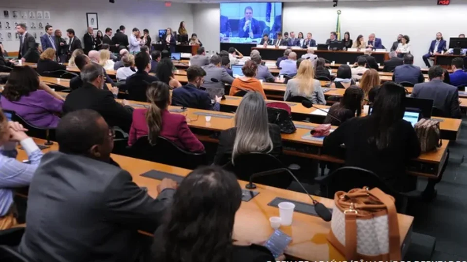 Imagem de CCJ da Câmara aprova PEC que reduz maioridade penal para 16 anos