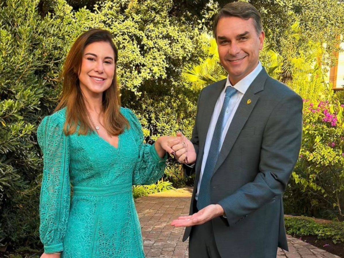 Imagem de Fernanda Bolsonaro sai em defesa de Flávio após polêmica com Michelle