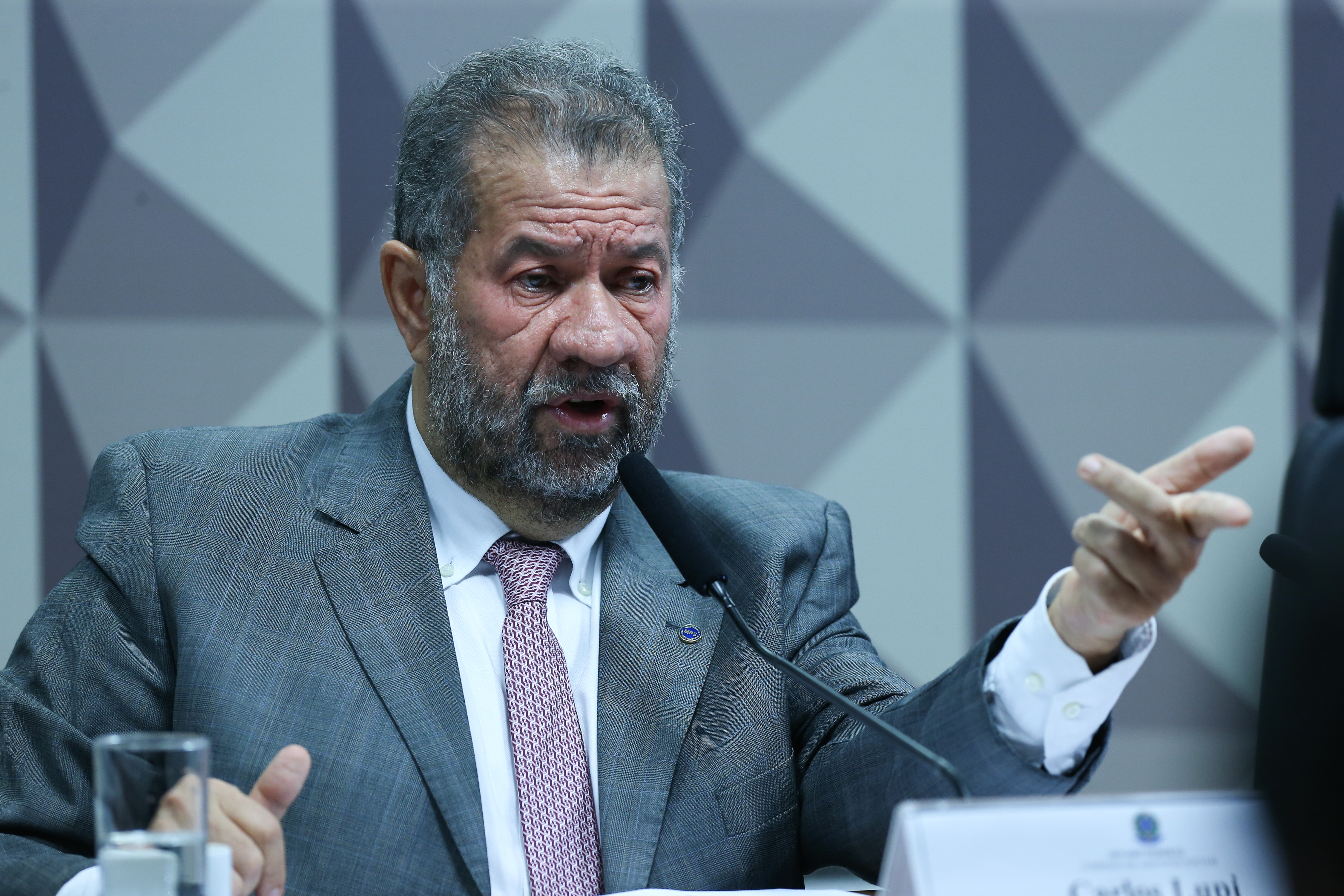 Imagem de Crise no INSS expõe falhas políticas de Lupi e fragilidade do governo Lula