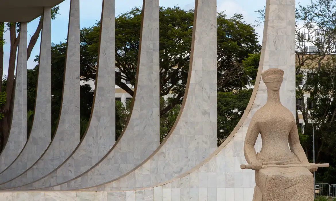 Imagem de Maioria dos eleitores vê decisões do STF influenciadas por interesses próprios, aponta pesquisa