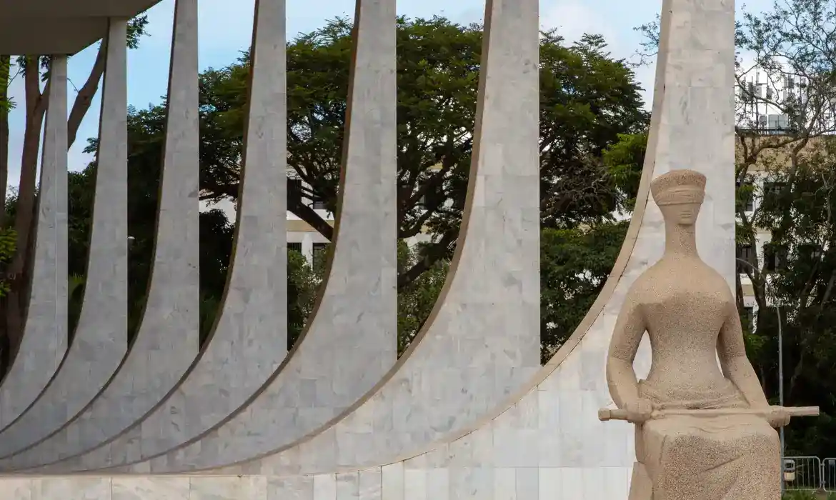 Imagem de Maioria dos eleitores vê decisões do STF influenciadas por interesses próprios, aponta pesquisa