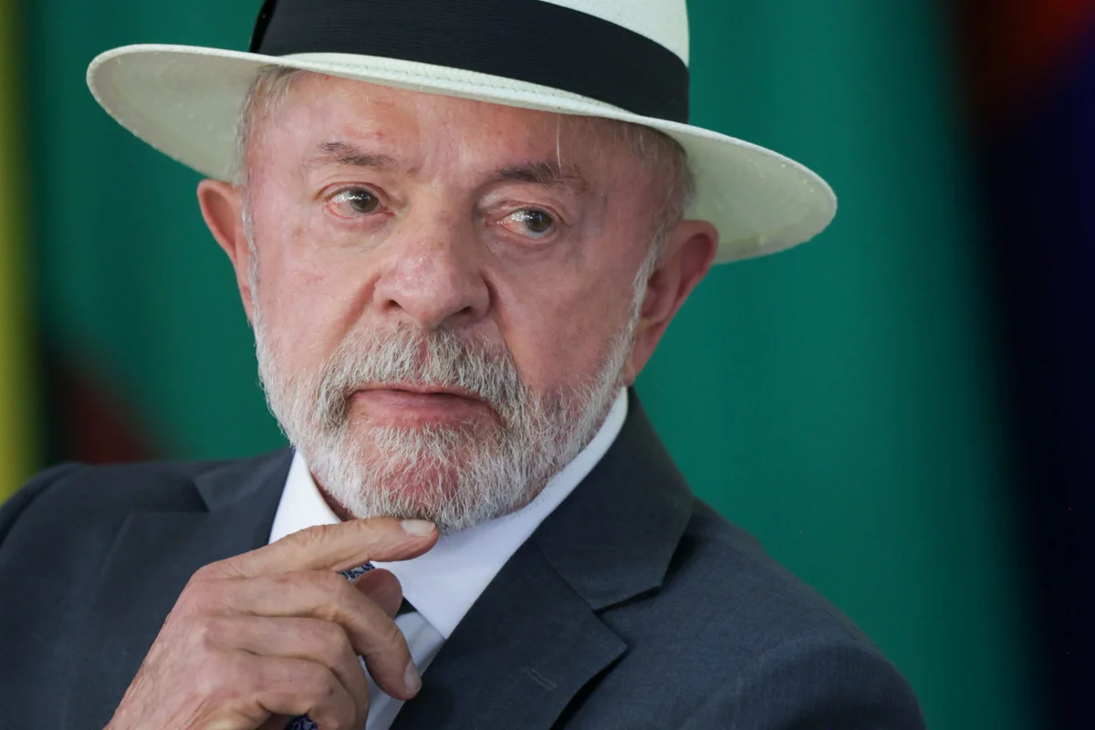 Imagem de Lula sanciona inclusão obrigatória de educação política nas escolas