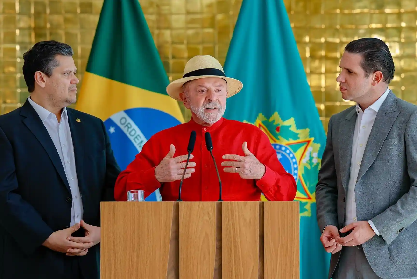 Imagem de Lula tenta recompor apoio no Congresso às vésperas das eleições