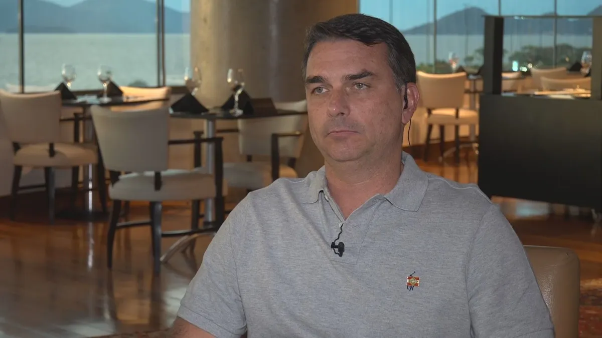 Imagem de “Não vou descansar até aprovar”, diz Flávio Bolsonaro sobre redução da maioridade penal