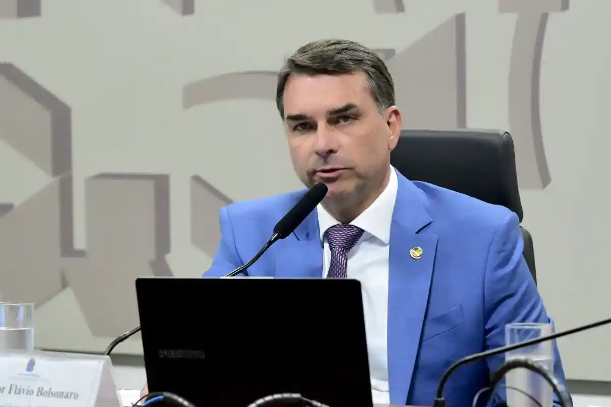 Imagem de Aliado de Flávio Bolsonaro e Joesley Batista se encontram em evento com Marco Rubio nos EUA