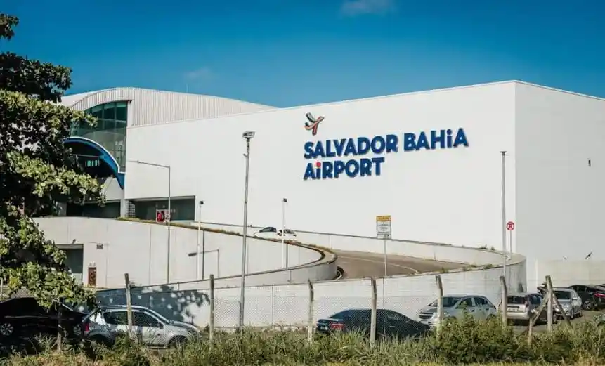 Fachada do Aeroporto Internacional de Salvador (BA)