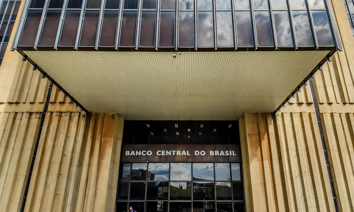 Imagem de Mercado eleva projeções para inflação e juros em 2026, aponta Focus