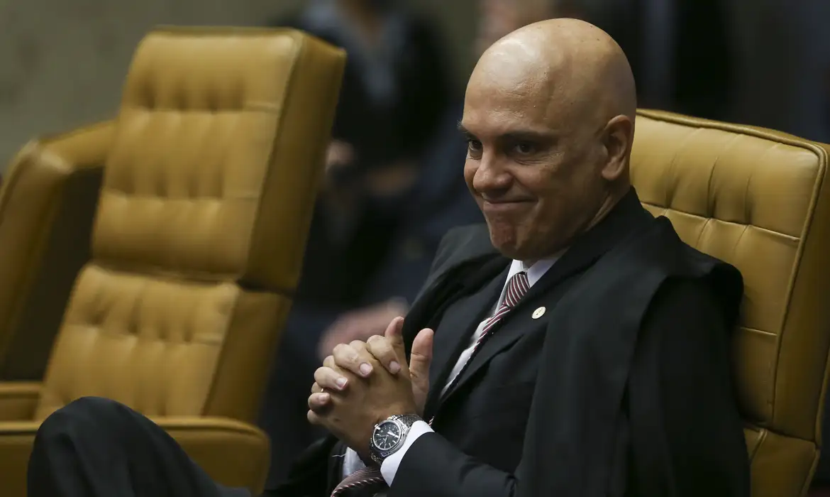 Imagem de Moraes apagou mensagens a Vorcaro, mas condenou Débora pelo mesmo motivo