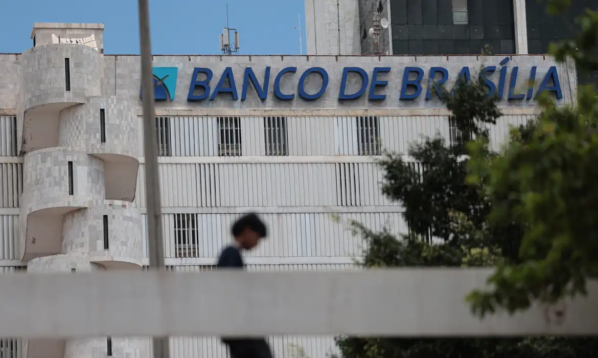 Imagem de PGR se opõe a uso de bens públicos para socorrer BRB