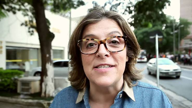 Imagem de Justiça condena Bárbara Gancia por injúria contra Laurinha Bolsonaro