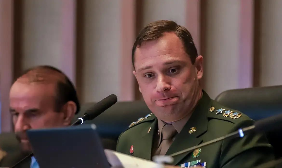 Imagem de PGR rejeita pedido e mantém pena de Mauro Cid