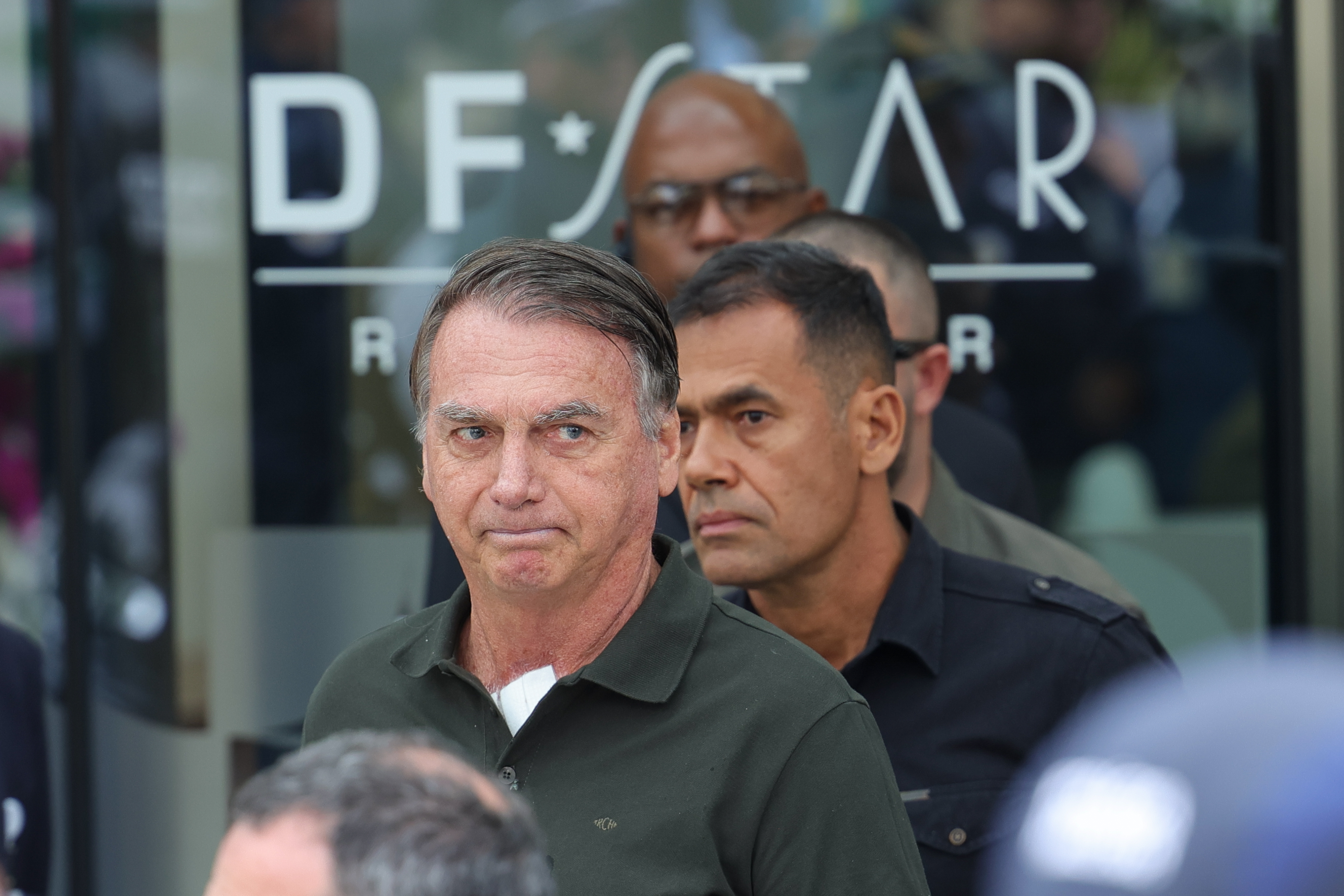 Imagem de Boletim aponta melhora de Bolsonaro após crises de soluços durante recuperação de cirurgia
