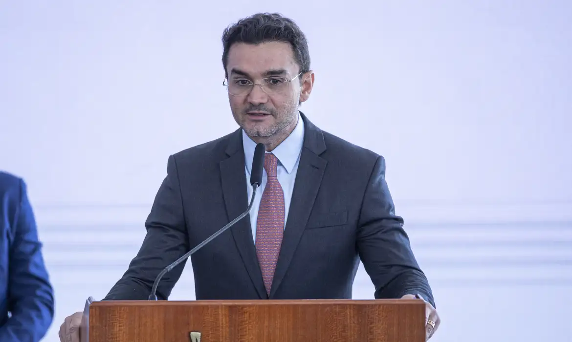 Imagem de Governo Lula tenta conter crise e negocia trégua com União Brasil e PP para evitar saídas de ministros