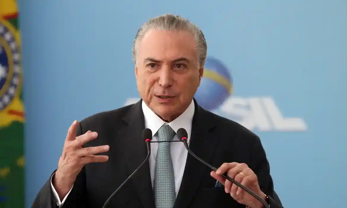 Imagem de PSDB tenta atrair Michel Temer para disputar Presidência em 2026