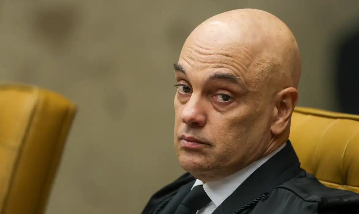 Imagem de Moraes restringe perícia médica de Bolsonaro e barra questionamentos da defesa