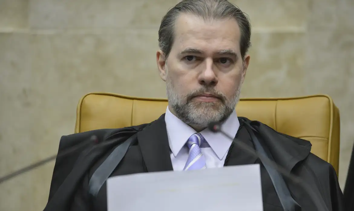 Imagem de Dias Toffoli é homenageado no STF e chora ao falar sobre trajetória na Corte