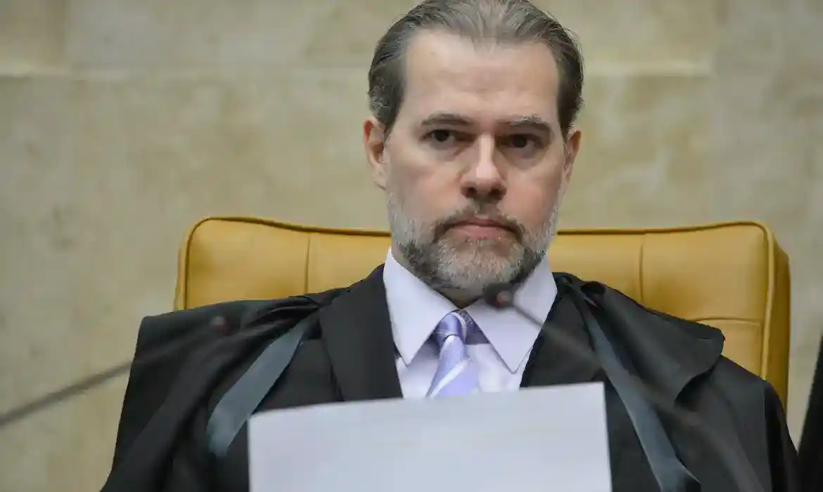 Imagem de Dias Toffoli é homenageado no STF e chora ao falar sobre trajetória na Corte