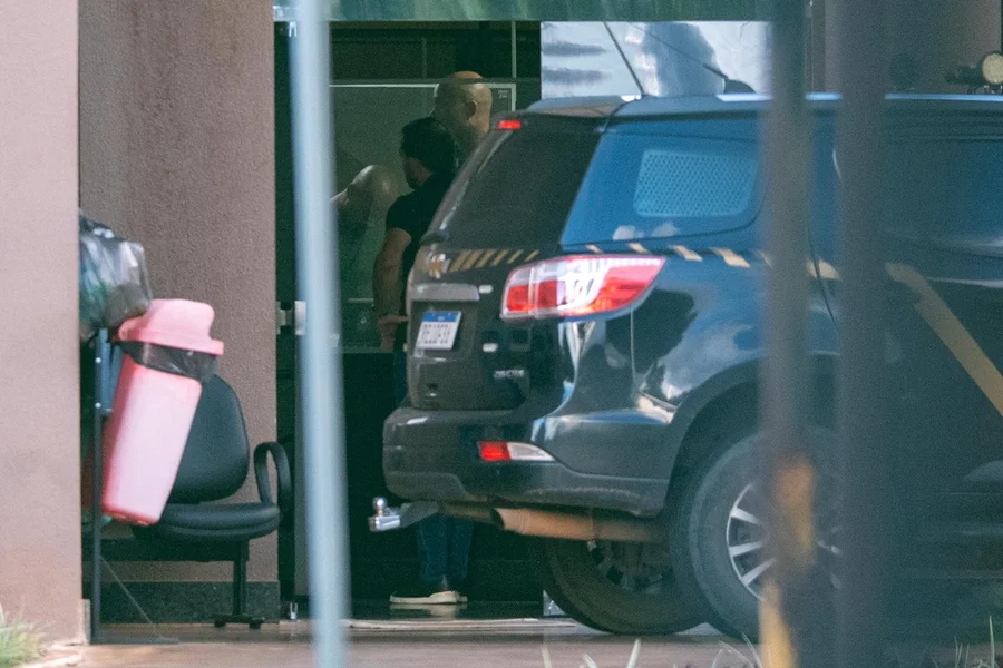 Imagem de Vorcaro recebe visitas dos pais na PF e avança possibilidade de delação