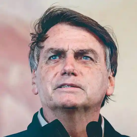 Imagem de Bolsonaro segue com desequilíbrio e sonolência causados por medicamentos, dizem médicos