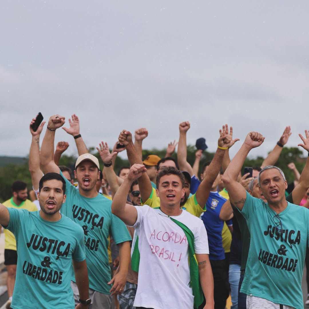 Imagem de Nikolas Ferreira celebra mobilização popular após caminhada até Brasília: “O Brasil é nosso”