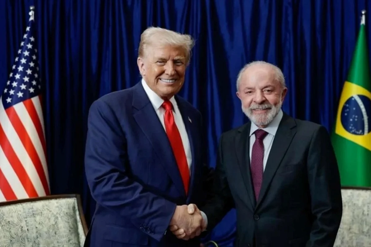 Imagem de Lula liga para Trump em meio a pressão internacional e tenta conter desgaste do tarifaço imposto ao Brasil