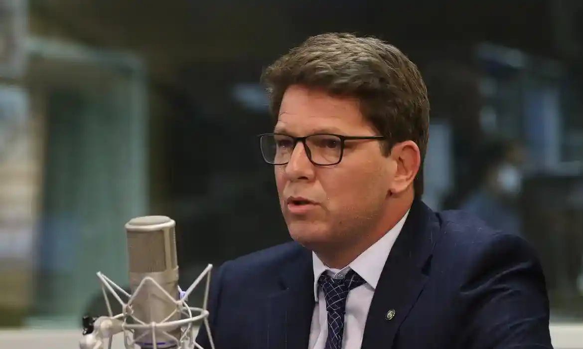 Imagem de Mário Frias critica Silas Malafaia por omitir atuação dos filhos de Bolsonaro após transferência à Papudinha