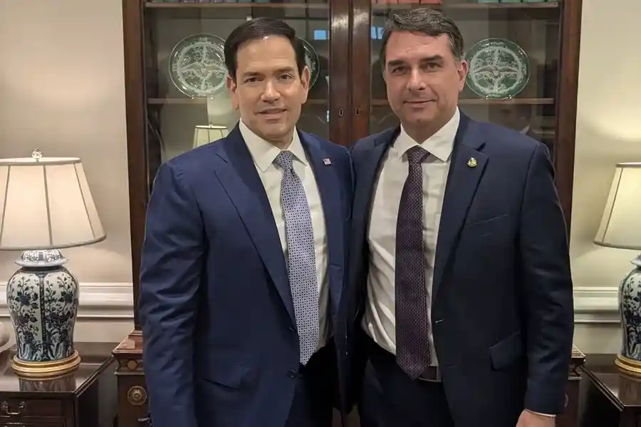 Imagem de Flávio Bolsonaro se reúne com Marco Rubio e JD Vance e leva pautas sobre crime organizado e regulação digital