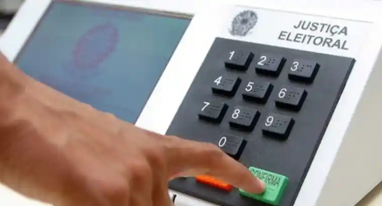 Imagem de Senado aprova texto-base do novo Código Eleitoral com voto impresso e alterações na Lei da Ficha Limpa