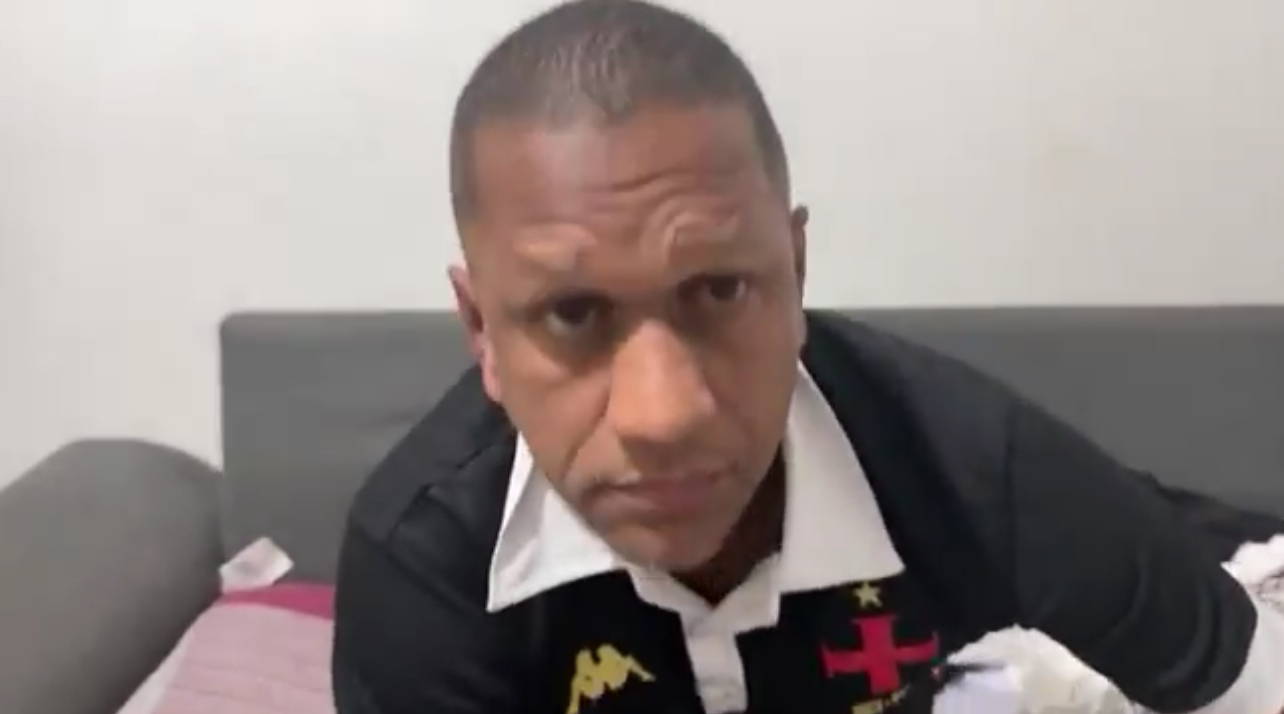 Imagem de Polícia prende suspeitos de roubo na casa da mãe de Flávio Bolsonaro