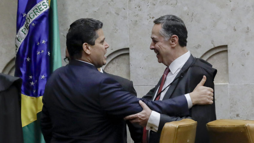 Imagem de Alcolumbre apresentará projeto para limitar judicialização de leis no STF