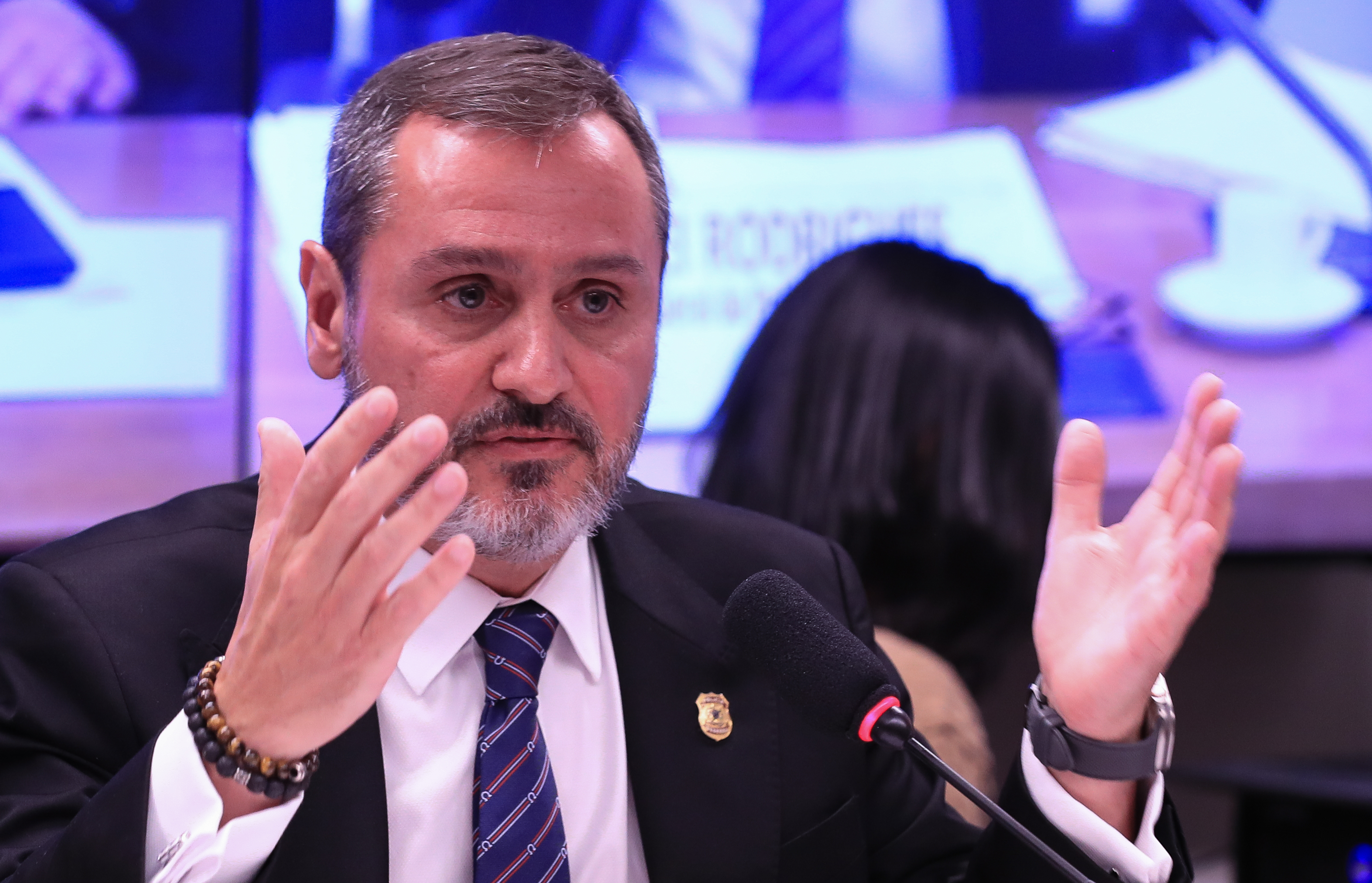 Imagem de Diretor da PF voltou da Europa com Lula horas antes de operação contra Jaques Wagner