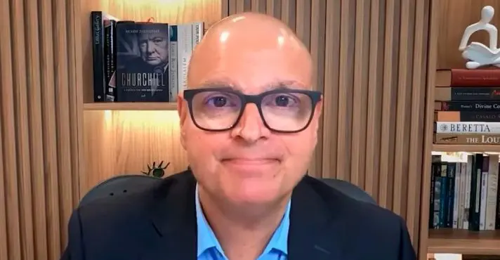 Imagem de Após sanções dos EUA, Moraes libera redes de Rodrigo Constantino