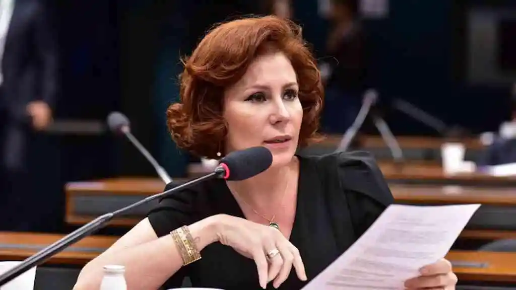 Imagem de CCJ aprova cassação de Carla Zambelli