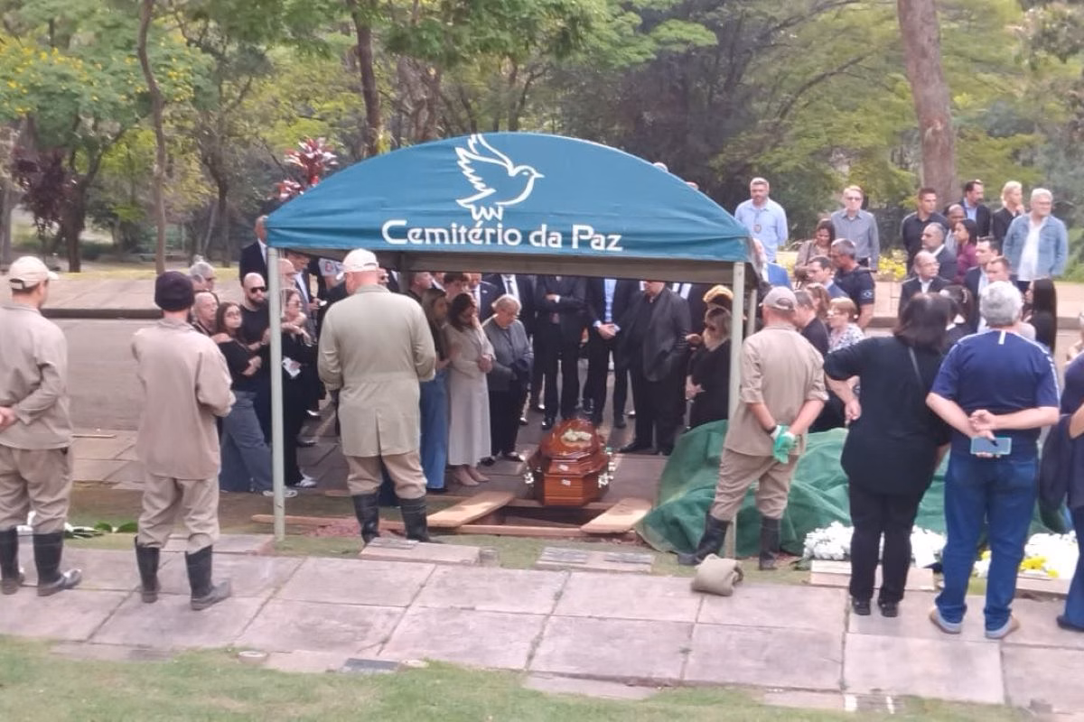 Imagem de Ex-delegado-geral é enterrado em São Paulo sob forte esquema de segurança