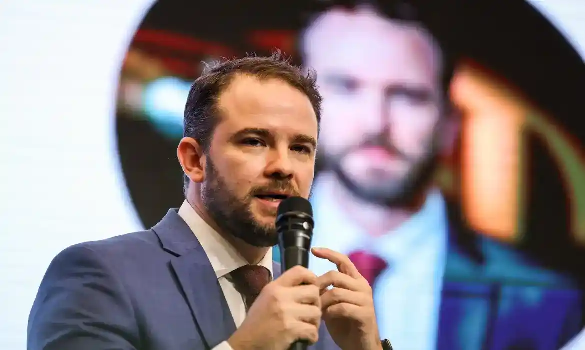 Imagem de Ministro da Fazenda diz que rombo de R$ 5,6 bilhões dos Correios não representa prejuízo
