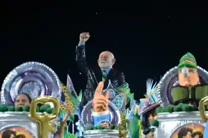 Imagem de Escola de samba que homenageou Lula e atacou a família brasileira fica em último no Carnaval do Rio