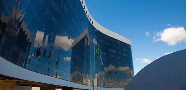 Imagem de TSE determina retirada de vídeo de Flávio Bolsonaro que relaciona Lula ao PCC e CV